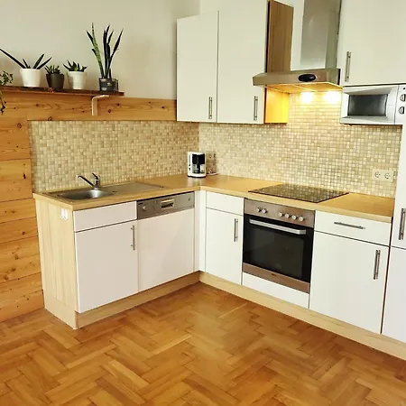 Pine House Apartman Fölöstöm