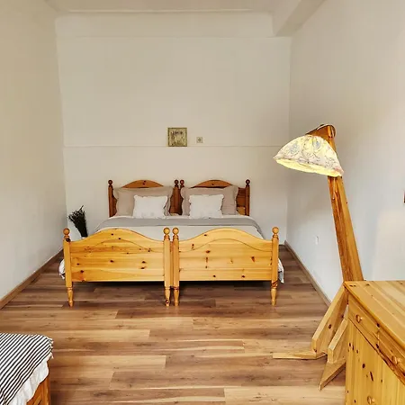 Pine House דירה *