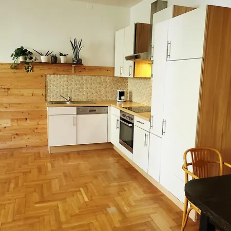 Pine House דירה *