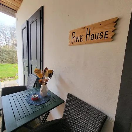 Apartman Pine House Fölöstöm